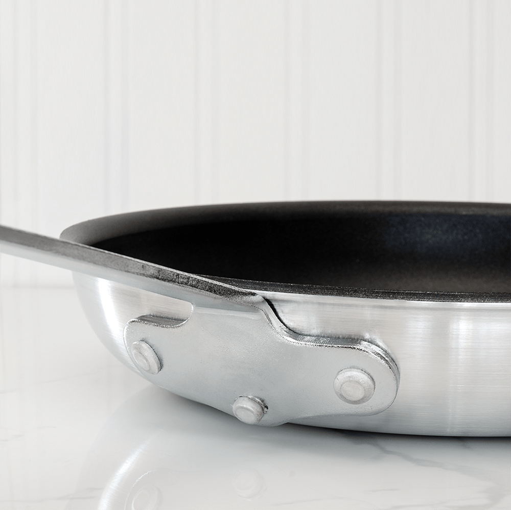 Browne Canada Foodservice Smallwares Each Browne 5814828 THERMALLOY Fry Pan 8 Inch Aluminum Eclipse Non-stick with Sleeve | Denson CFE
