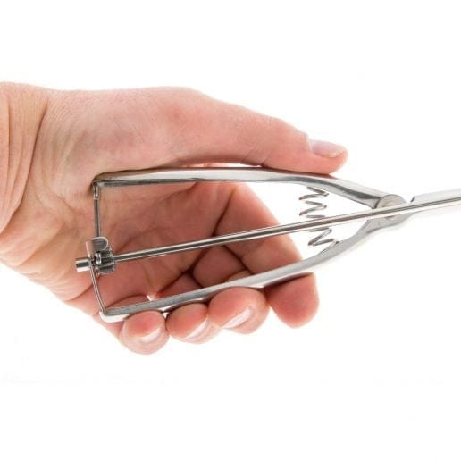 Winco Smallwares Each Winco ISS-30 Round Squeeze Handle Disher Portion Scoop 1.25 Ounce | Denson CFE